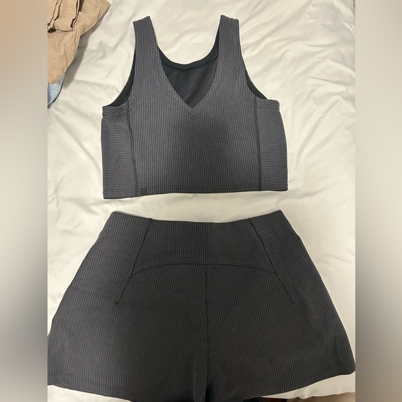 Two piece set - Picture 2 of 2